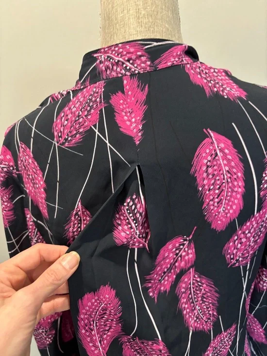 Reiss Lily Feather Print Blouse Navy Pink Tie Neck Size 4 - Picture 13 of 16